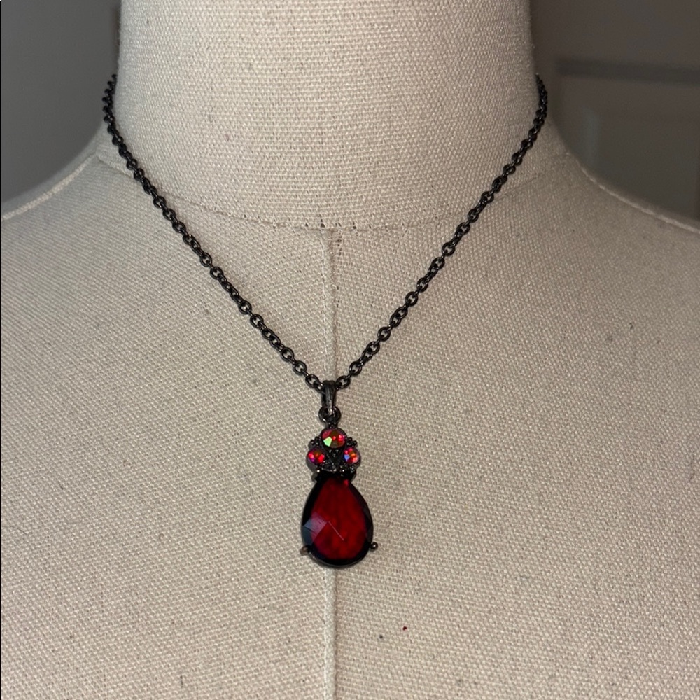 1928 Red and Black Crystal Necklace and Earrings